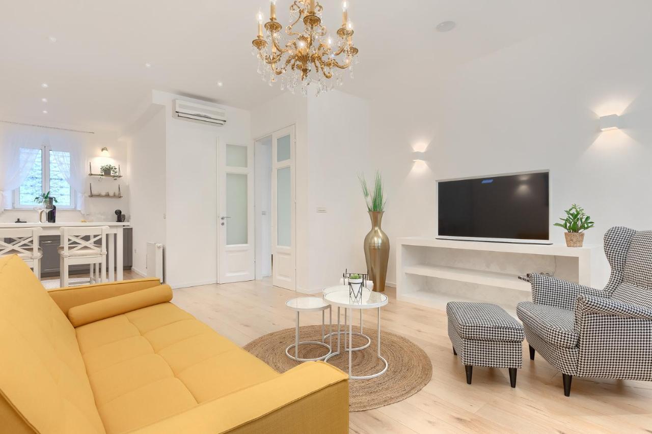 Calafati Apartment With Free Private Parking Rijeka Exterior photo
